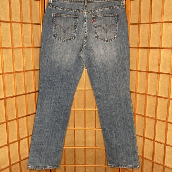 Levi’s 505 Jeans Straight Leg Medium Wash Jeans - Picture 4 of 11